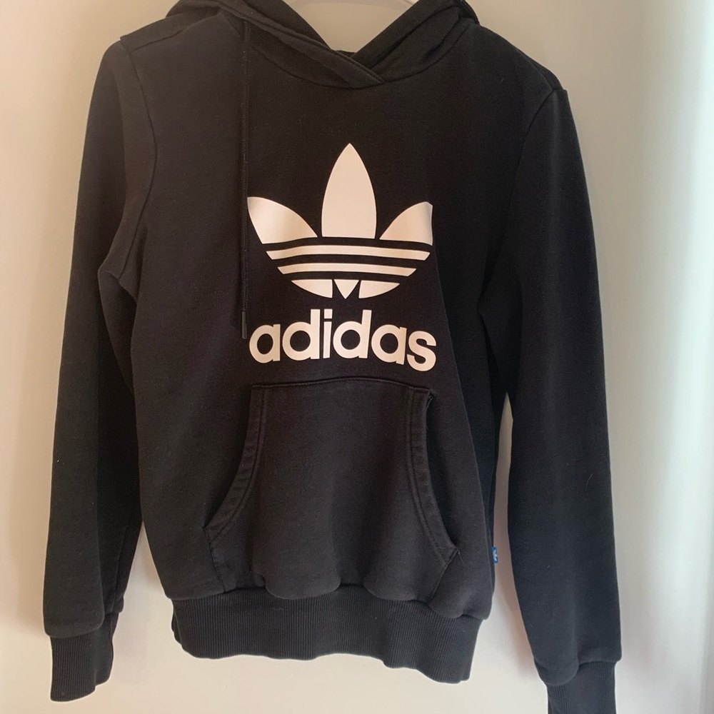 Black adidas hoodie, no flaws